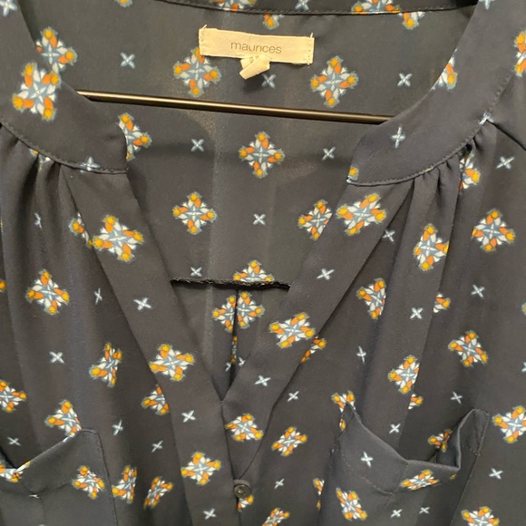 Maurices Geometric Print Wrap Top M - Picture 3 of 9